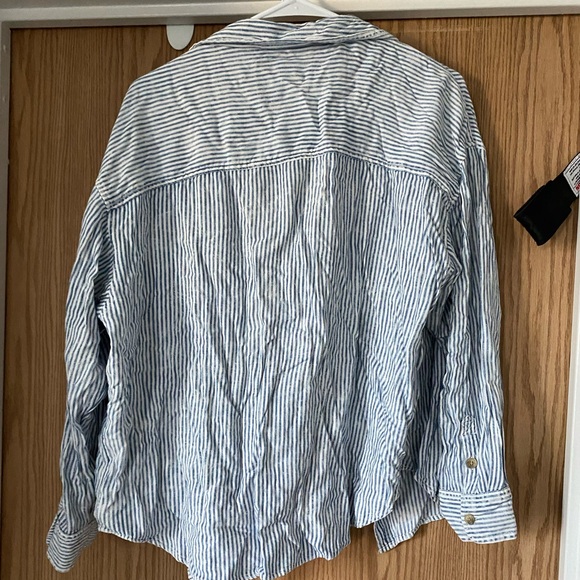 Blue and white button up - Picture 2 of 4